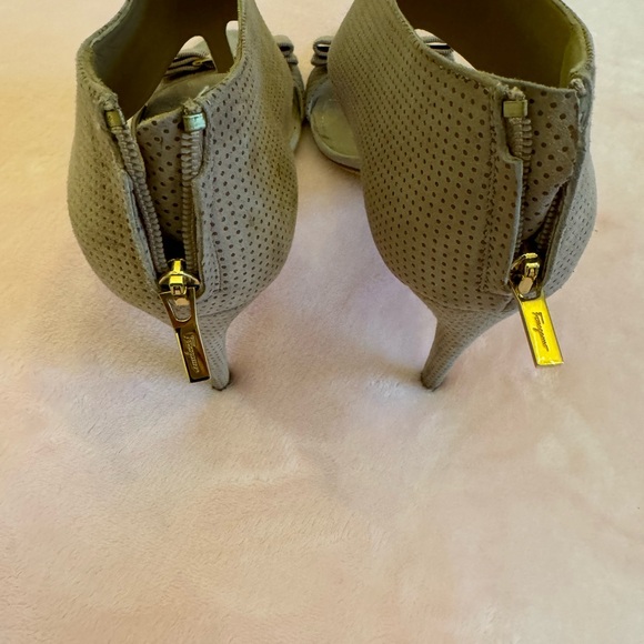 Ferragamo suede sandals - bootie style. Size 38.5 - Picture 3 of 3